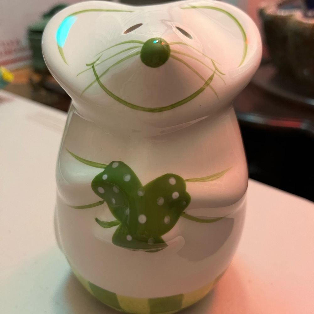 Vintage Parmesean cheese shaker. Laurie gates